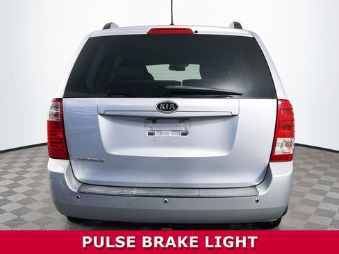 Used 2011 Kia Sedona LX image 24