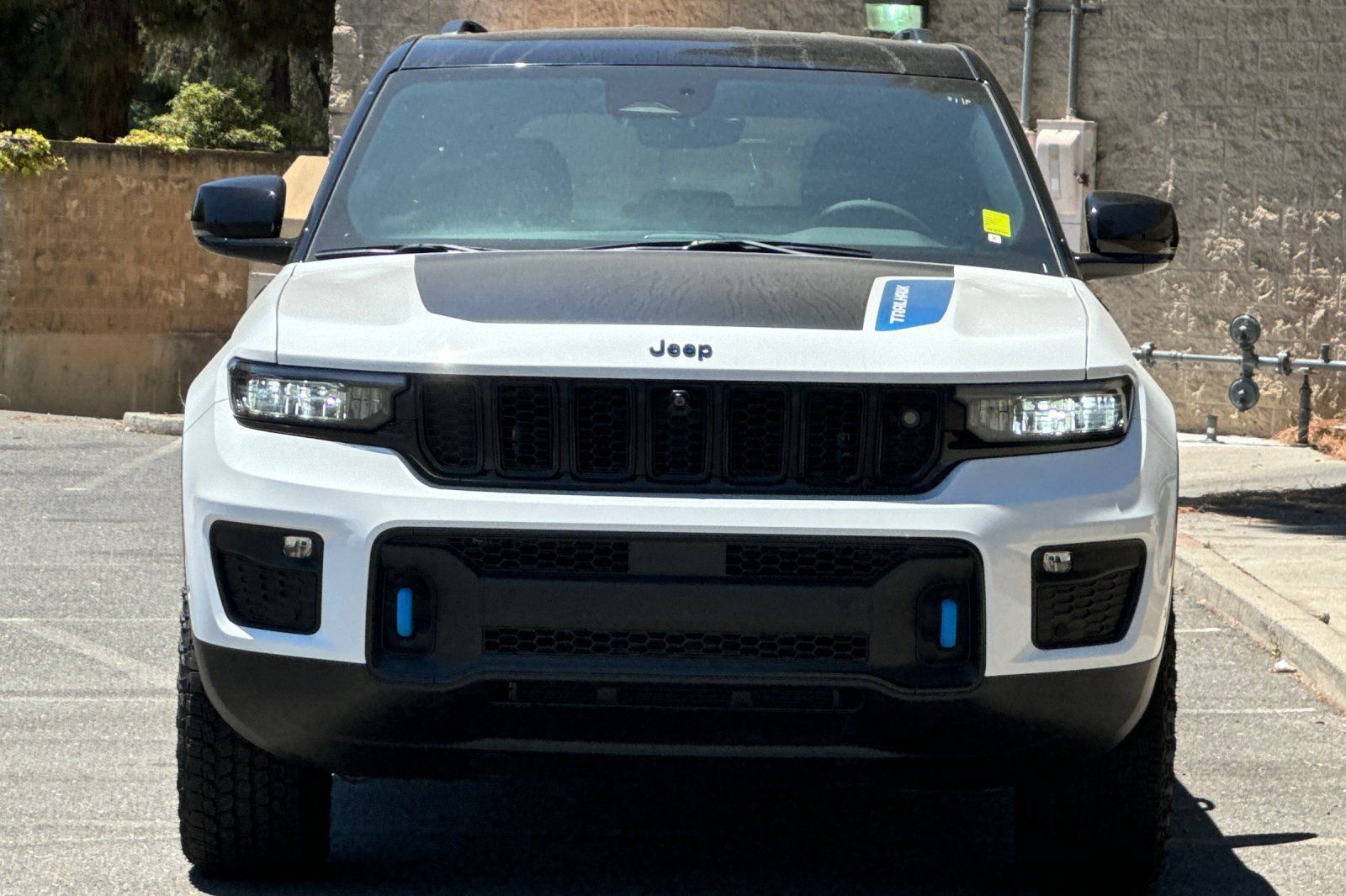 New 2023 Jeep Grand Cherokee Trailhawk w/ Advanced Protech Group II AWD/4WD image 8