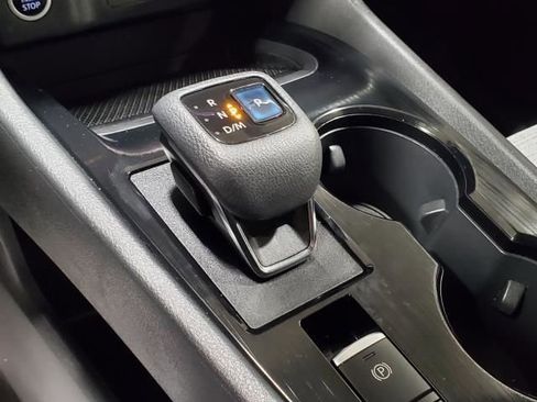 Used 2022 Nissan Rogue SV image 30