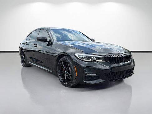 Used 2022 BMW 330i Sedan w/ M Sport Package image 1