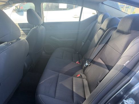 Used 2023 Nissan Altima 2.5 SV FWD image 23