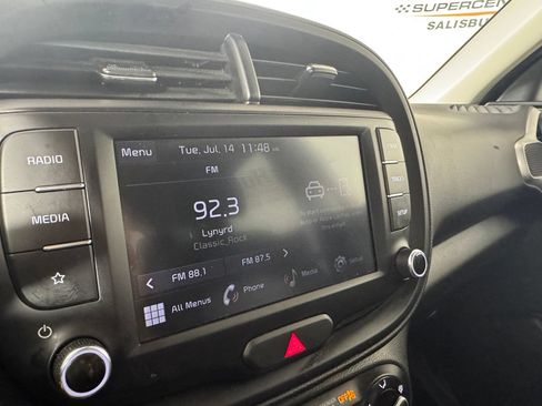 Used 2025 Kia Soul LX FWD image 12