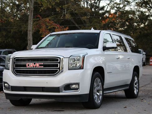 Used 2018 GMC Yukon XL SLT w/ Open Road Package image 3