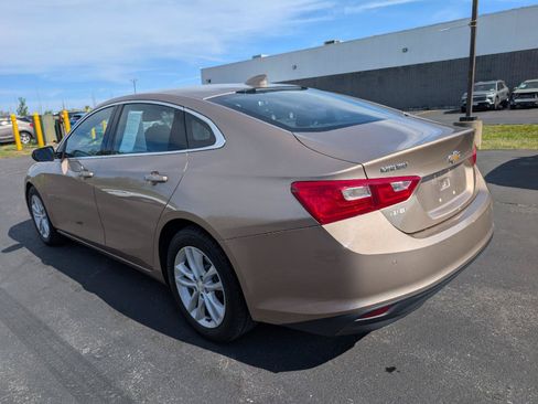 Used 2018 Chevrolet Malibu LT w/ Driver Confidence Package FWD image 4
