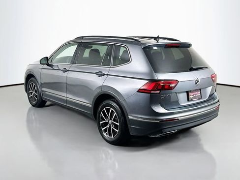Used 2021 Volkswagen Tiguan SE w/ Panoramic Sunroof Package image 8
