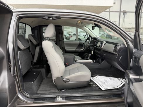 Used 2019 Toyota Tacoma SR5 image 10