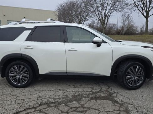 Used 2022 Nissan Pathfinder SL w/ SL Premium Package image 21