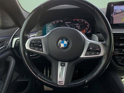 Used 2023 BMW M550i xDrive w/ Dynamic Handling Package image 34