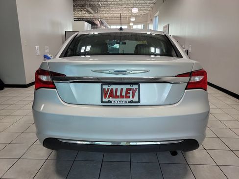 Used 2012 Chrysler 200 Touring w/ Cold Weather Group FWD image 9