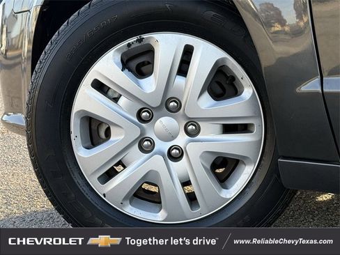 Used 2018 Dodge Grand Caravan SE w/ UConnect Hands-Free Group image 10