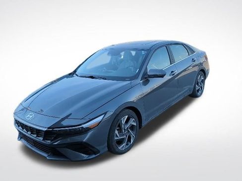 Used 2024 Hyundai Elantra Limited image 15