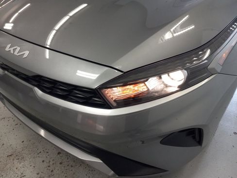 Certified 2024 Kia Forte LXS FWD image 7