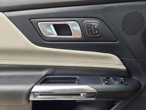 Used 2024 Ford Mustang GT Premium image 19