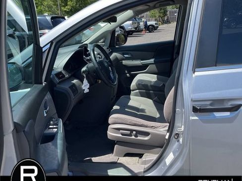 Used 2016 Honda Odyssey LX image 9