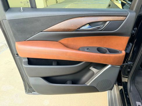 Used 2015 Cadillac Escalade ESV Luxury image 14