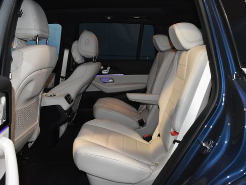 Certified 2025 Mercedes-Benz GLS 450 4MATIC image 19