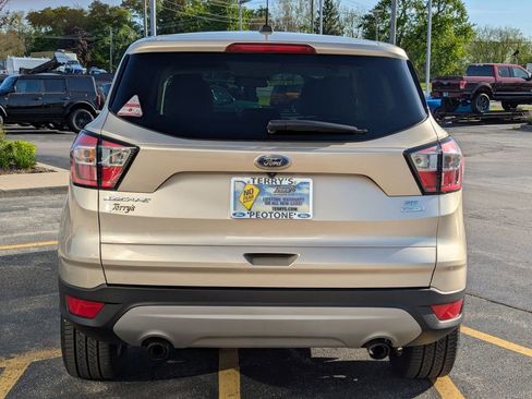 Used 2017 Ford Escape SE FWD image 4