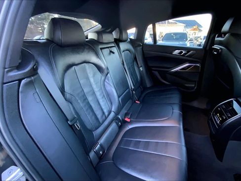 Used 2022 BMW X6 xDrive40i w/ Climate Comfort Package image 20