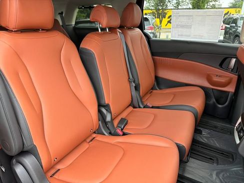 New 2026 Kia Carnival SX FWD image 23