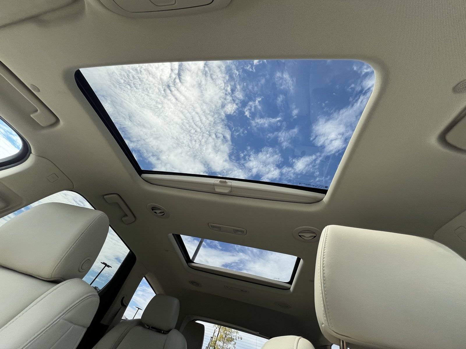Used 2023 Buick Enclave Essence w/ Experience Buick Package FWD image 27