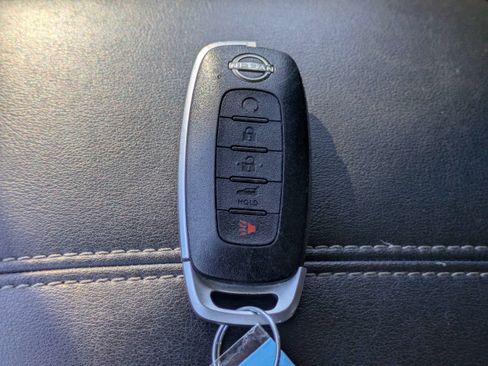 Used 2025 Nissan Pathfinder SV AWD/4WD image 32