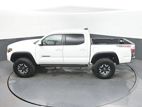 Used 2023 Toyota Tacoma TRD Off-Road AWD/4WD image 35