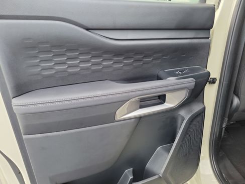 Used 2025 Ford Ranger XLT w/ Trailer Tow Package image 16