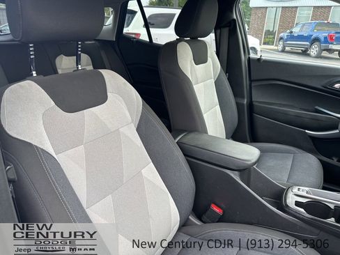 Used 2024 Chevrolet Trax LS image 24