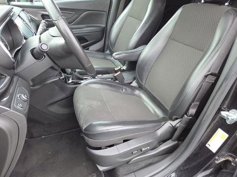 Used 2021 Buick Encore Preferred w/ Safety Package AWD/4WD image 29