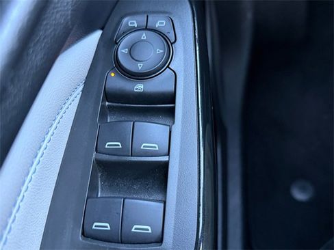 Used 2025 Chevrolet Trax LT w/ LT Convenience Package image 16