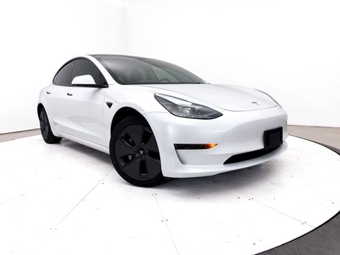 Used 2023 Tesla Model 3 Standard Range RWD image 1