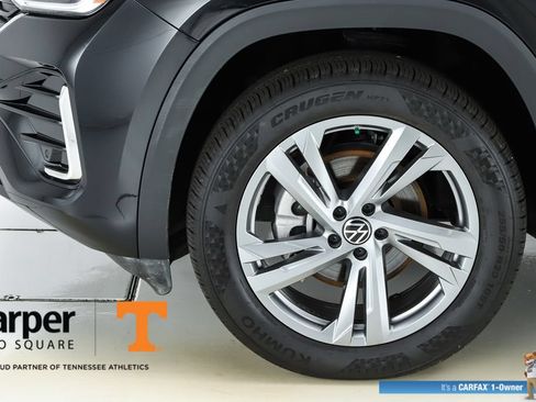 Used 2024 Volkswagen Atlas Cross Sport SEL R-Line AWD/4WD image 43