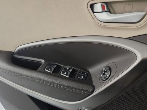 Used 2017 Hyundai Santa Fe Limited w/ Cargo Package image 15