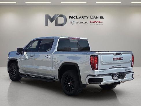 Certified 2022 GMC Sierra 1500 Elevation w/ Elevation Premium Package AWD/4WD image 4