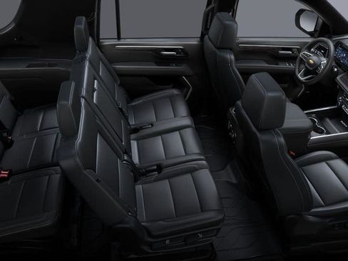 New 2025 Chevrolet Suburban LT image 11