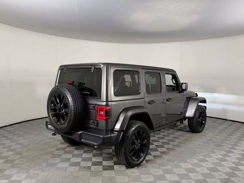Used 2025 Jeep Wrangler Unlimited Sahara w/ Safety Group AWD/4WD image 7