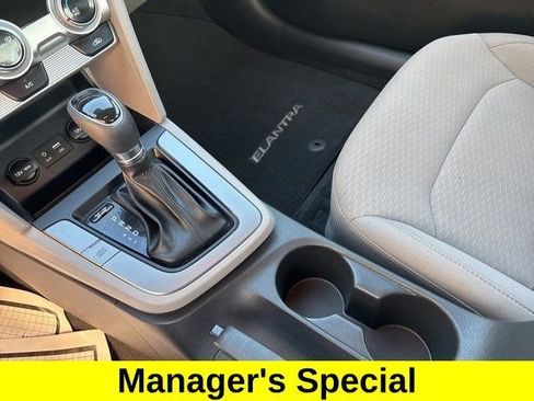 Used 2019 Hyundai Elantra SE image 24