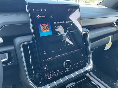 New 2026 GMC Yukon XL Denali w/ Denali Reserve Package AWD/4WD image 17