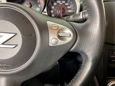 Used 2014 Nissan 370Z Coupe RWD image 27