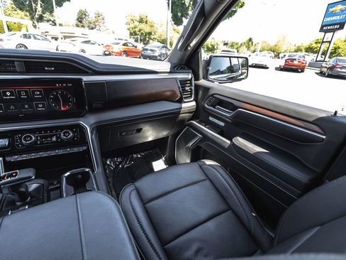 Used 2025 GMC Sierra 1500 Denali w/ Denali Reserve Package AWD/4WD image 28