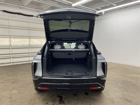 Certified 2024 Cadillac Lyriq Luxury image 29