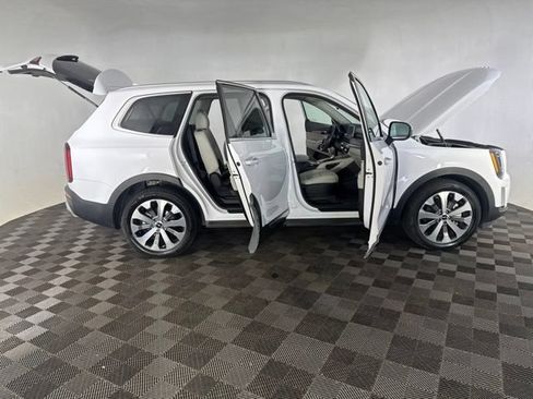 Used 2022 Kia Telluride S AWD/4WD image 17