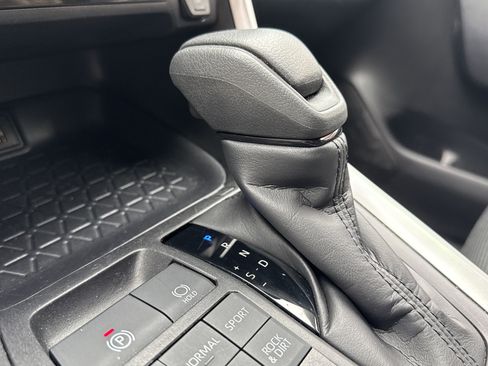 Used 2025 Toyota RAV4 LE image 10