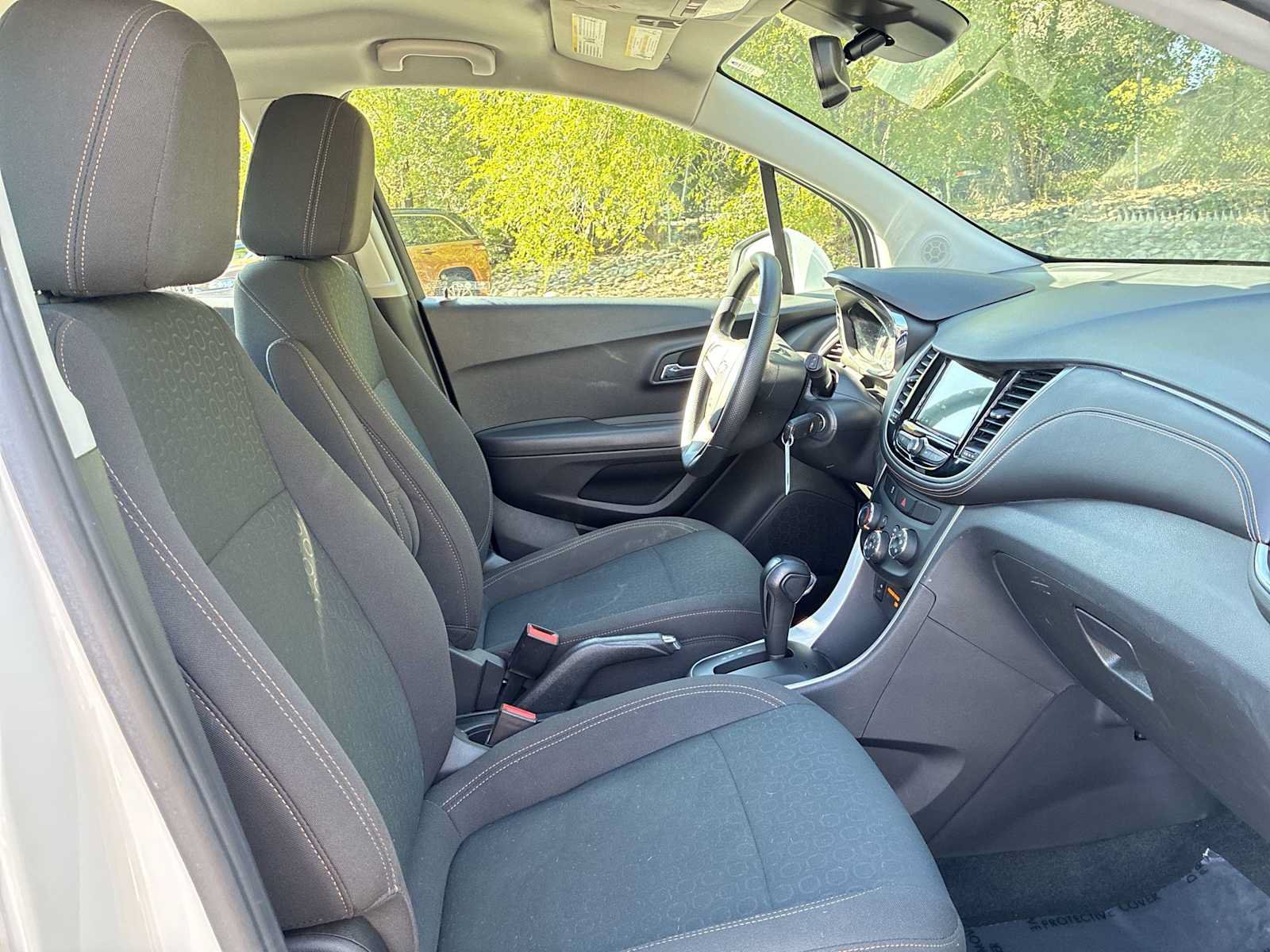 Used 2018 Chevrolet Trax LS AWD/4WD image 25