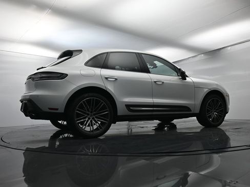 Used 2025 Porsche Macan image 51