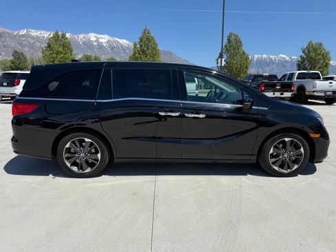 Used 2024 Honda Odyssey Elite image 2