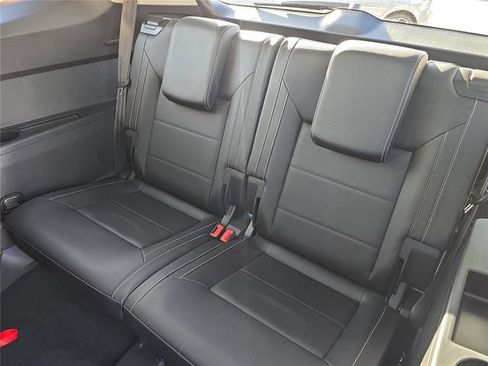 Used 2023 Volkswagen Atlas SEL R-Line AWD/4WD image 10