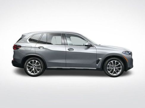 New 2026 BMW X5 xDrive50e image 3