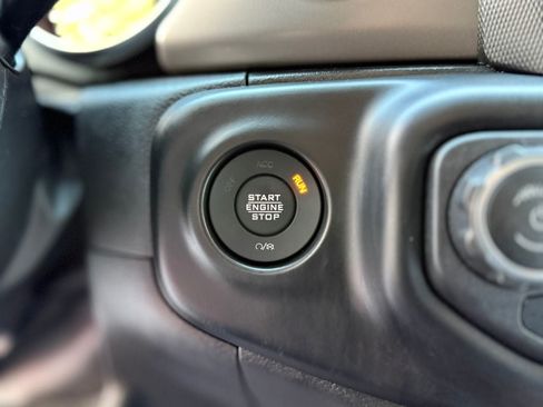 Used 2022 Jeep Wrangler Sport AWD/4WD image 13