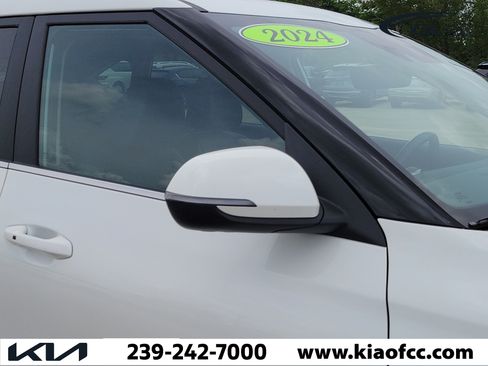 Certified 2024 Kia Seltos EX AWD/4WD image 8